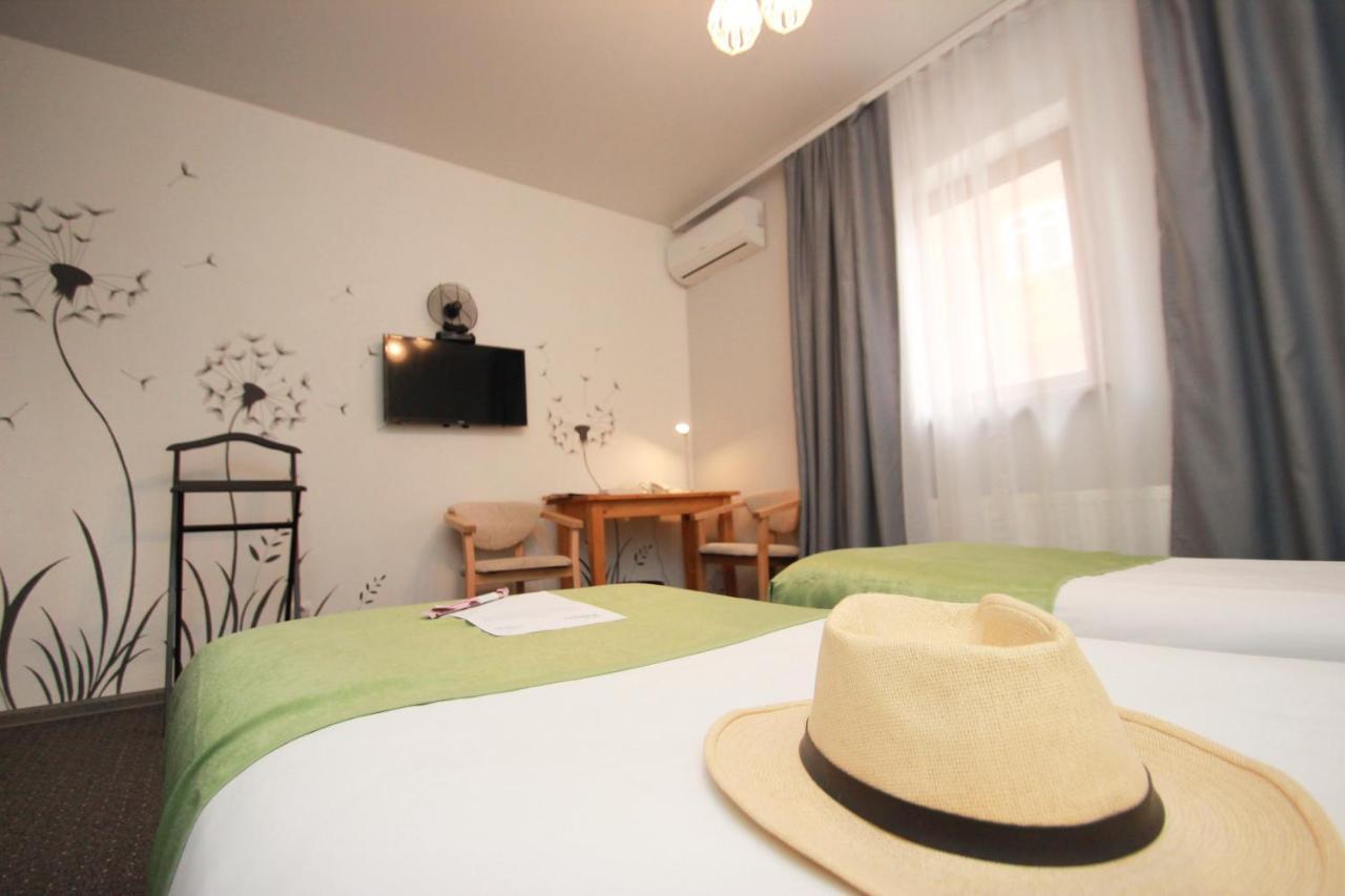Garden Eco Design Hotel Одеса Екстер'єр фото